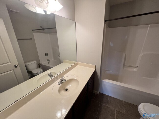 Building Photo - 1 Atherton Cir SW