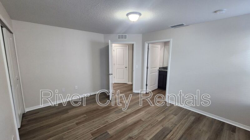 Building Photo - 6541 Sweetbay Ln