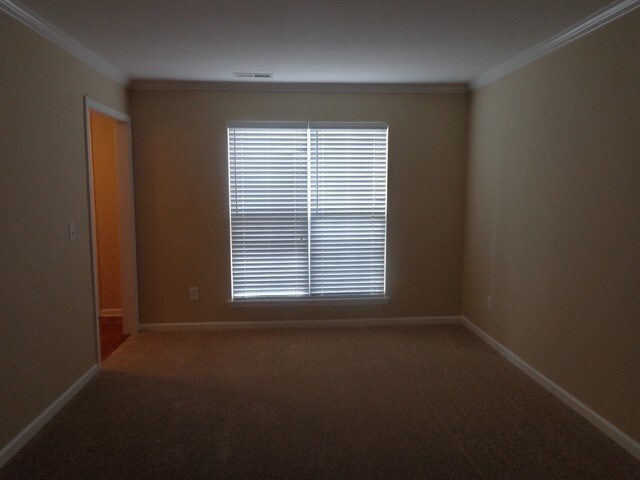 Building Photo - 1049 Vanguard Dr