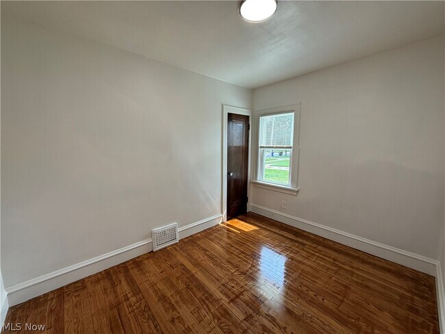 Building Photo - 4162 W 140th St