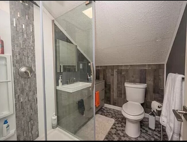 Building Photo - 3469 Bessie St