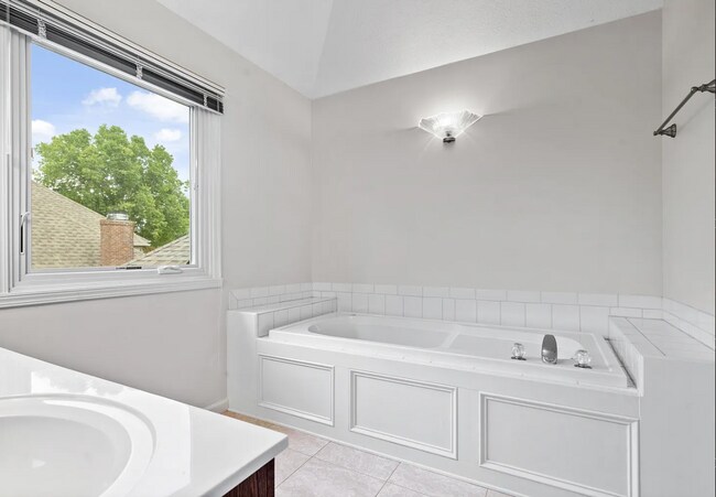 Building Photo - Beautiful Brick 4 Bed 3 Bath Home in Carmel Available Now!