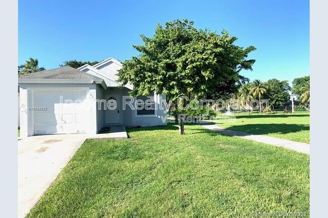 Building Photo - 848 SW 10th St