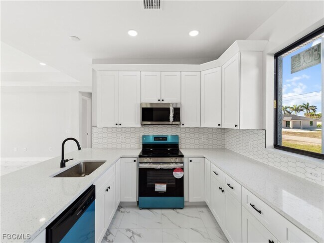 Building Photo - 2516 NW 25th Terrace