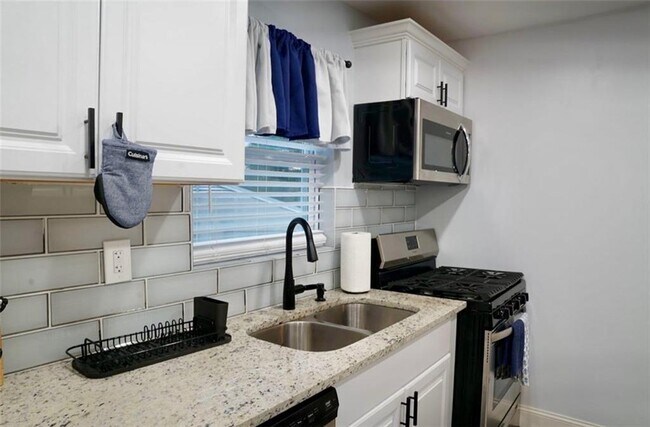 Building Photo - 3812 Clovis Ct NW