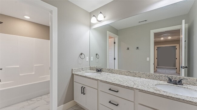 Building Photo - 334 W Kinniburgh Dr