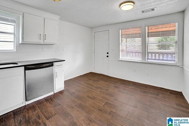 Building Photo - 4713 9th Ave S