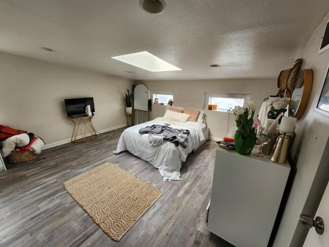 Building Photo - 2348 Wheeler St