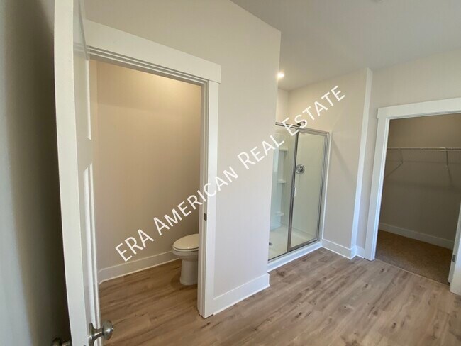 Building Photo - 3398 Southwind Dr