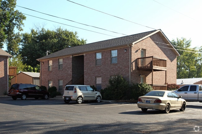 Building Photo - Tri-Chase
