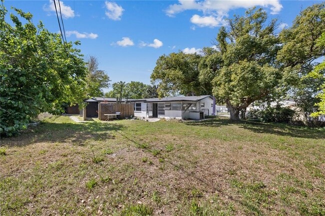 Building Photo - 4430 Shoreline Dr
