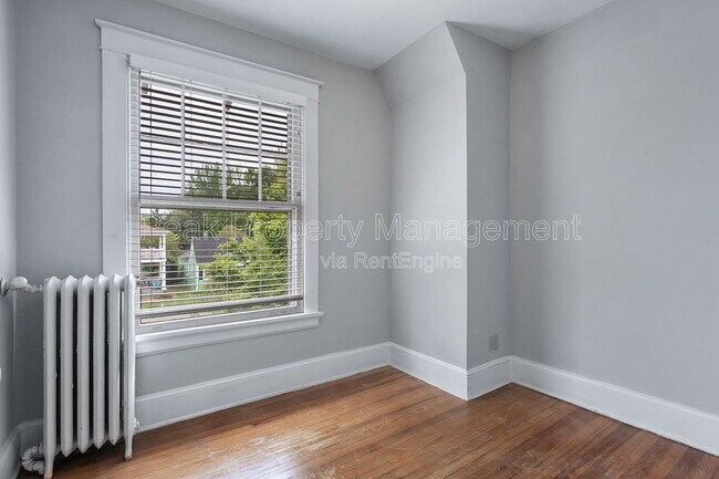 Building Photo - 1310 Greycourt Ave