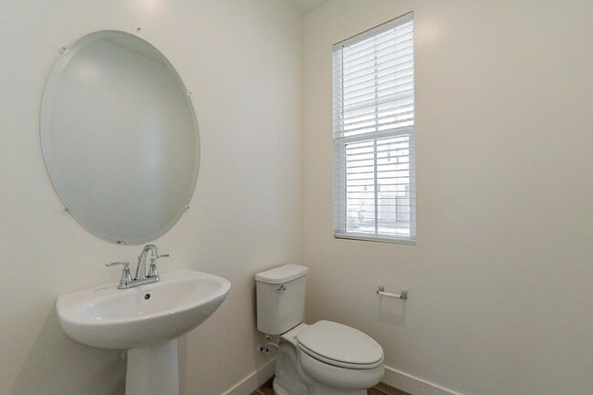 Building Photo - 5538 S Dillon