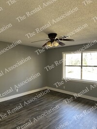 Building Photo - 56 Martha Dr