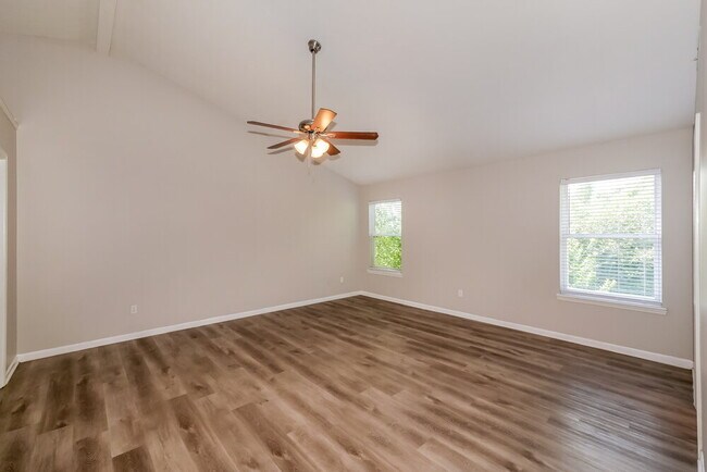 Building Photo - 749 Morgan Way