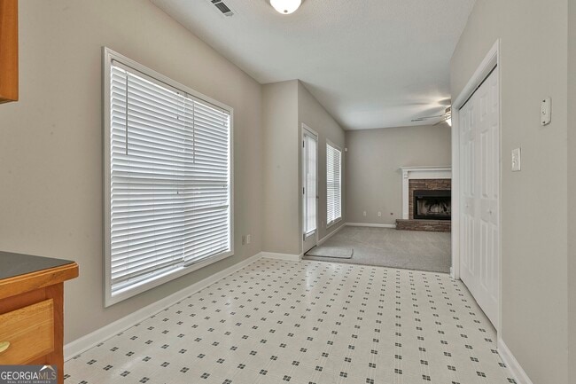Building Photo - 12241 Crestwood Ct