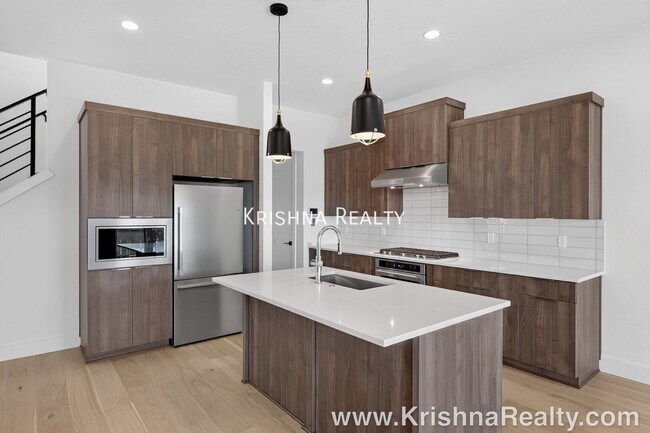 Building Photo - 7802 NW 156th Ter