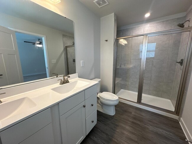 Building Photo - 145 Beacon Dr