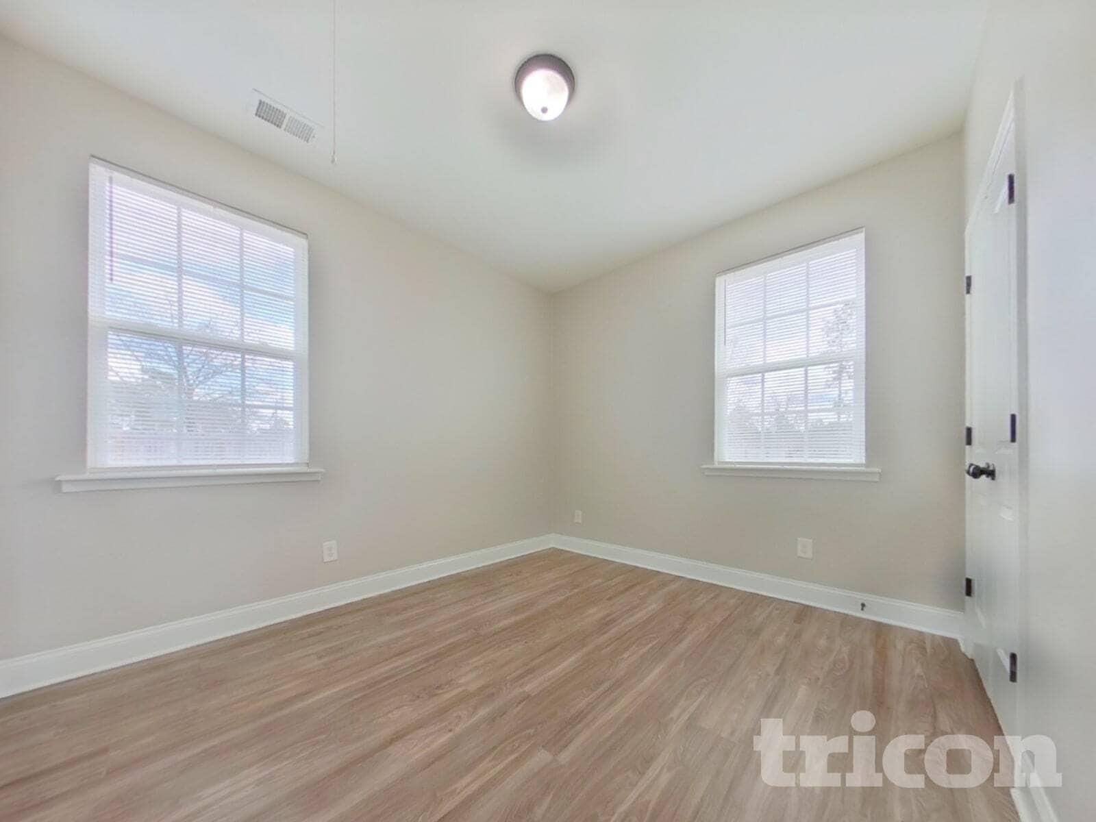 Building Photo - 11 Sedge Ct