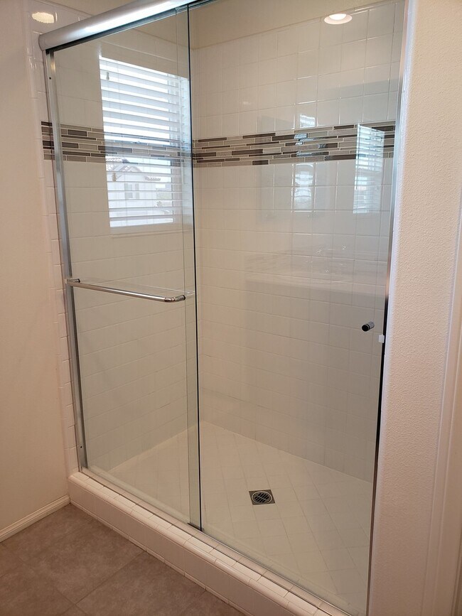 Building Photo - Riverpark 3+3 Single Family Home $4200