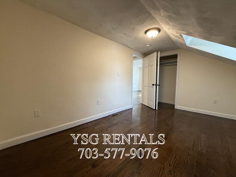 Building Photo - 19 Lambert Ave