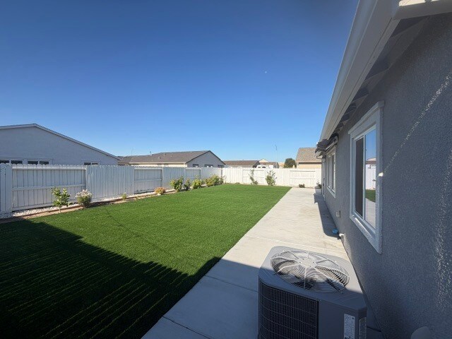 Building Photo - Newer Build, All Electric Home 5 Bedrooms, Loft, 3 bathrooms