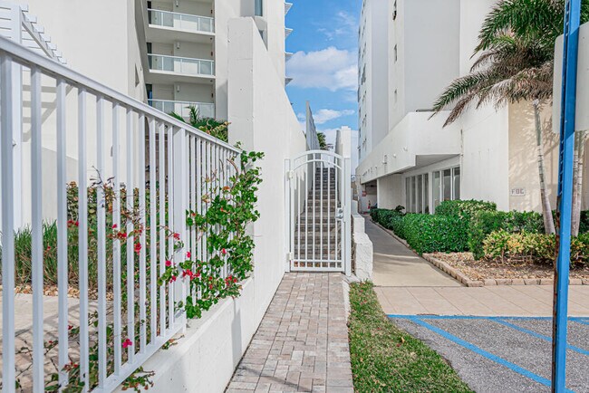 Building Photo - 3581 S Ocean Blvd