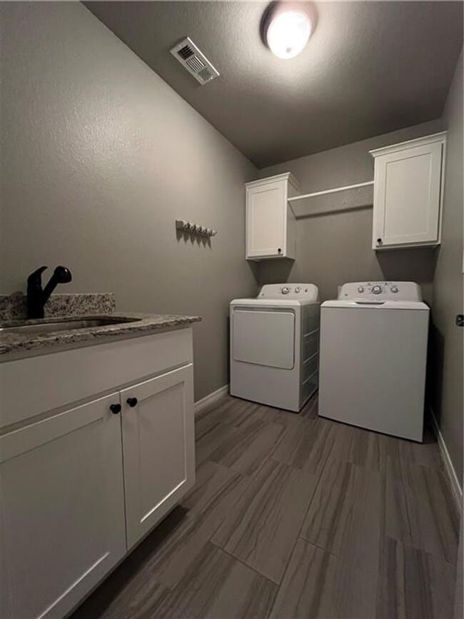 Building Photo - 4608 W Wales Dr