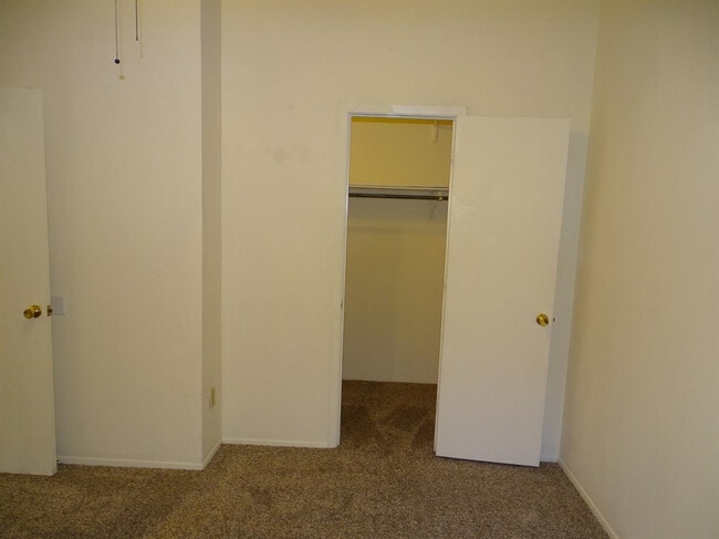 Building Photo - 206 N Troy Ave