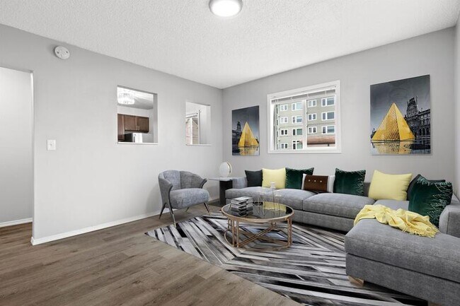 Building Photo - 612 S 18th St