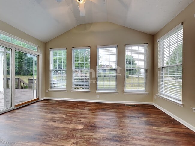 Building Photo - 8000 Trinity Shore Cir