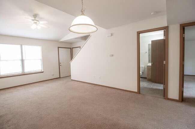 Building Photo - 2119 N Ballenger Ln