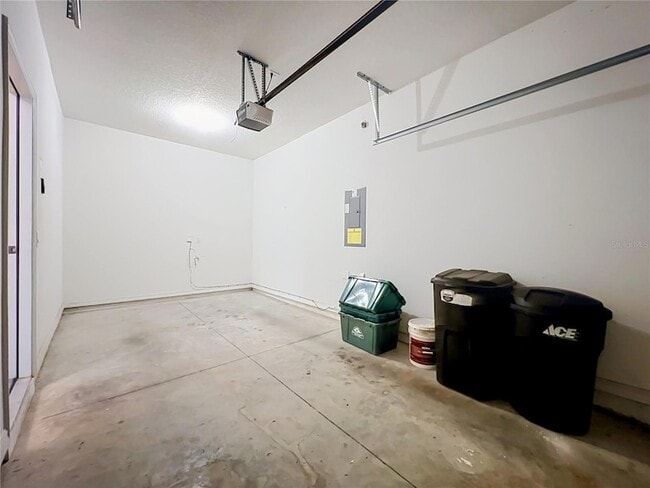 Building Photo - 412 Penny Royal Pl