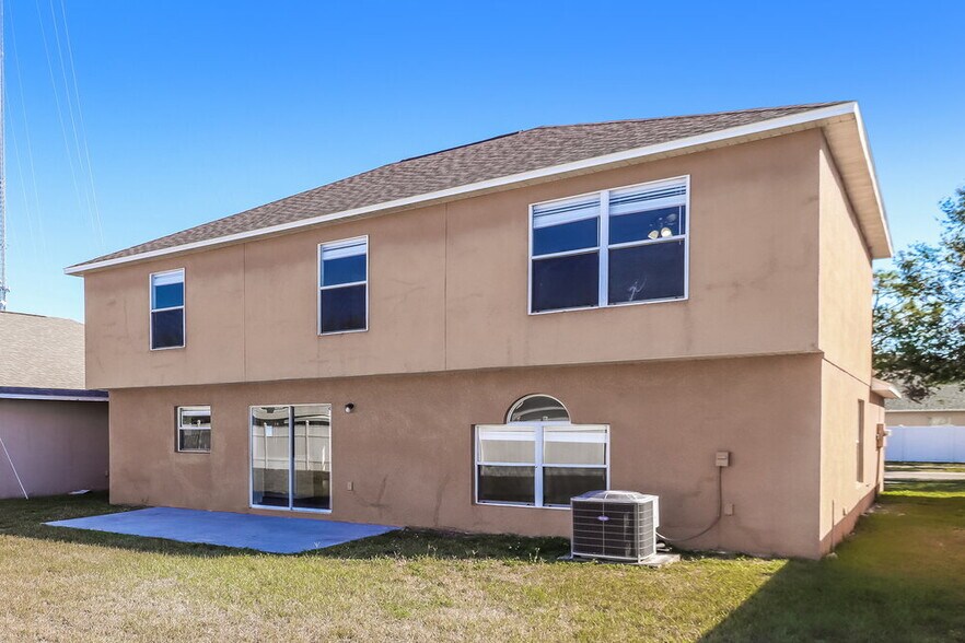 Building Photo - 10401 River Bream Dr