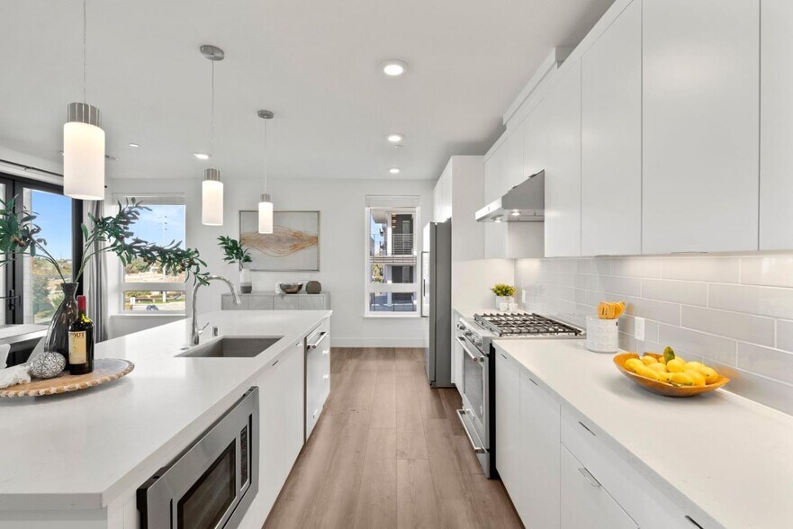 Building Photo - 3578 Rambla Pl