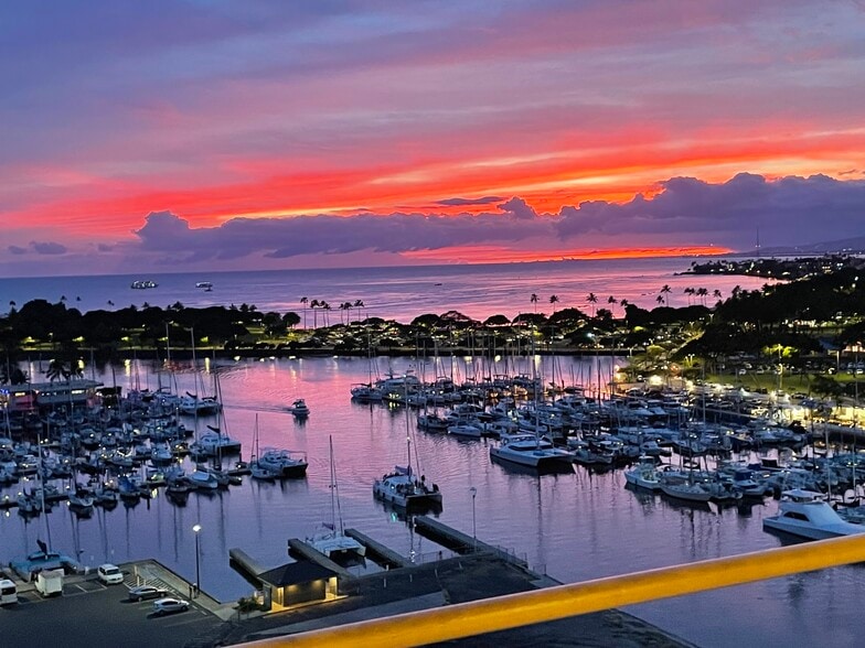 Hawaii doesn't get any better than this! - 1676 Ala Moana Blvd