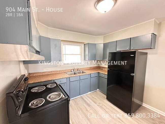 Building Photo - 904 Main St