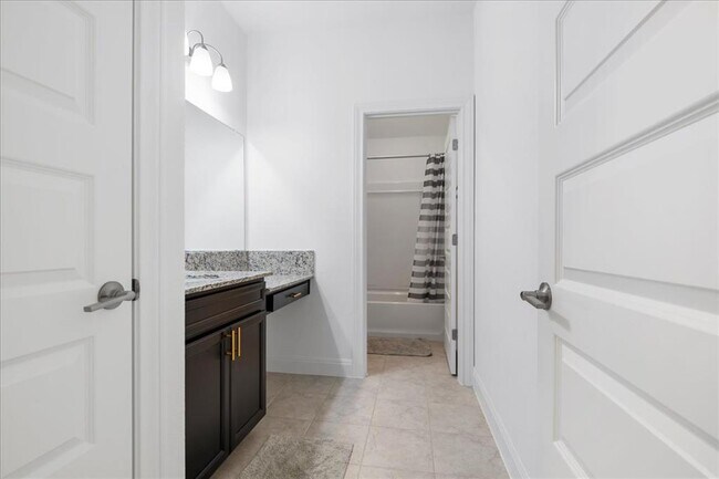 Building Photo - 240 Inlet Ln