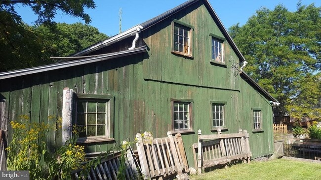 Building Photo - 2902 Lower Saucon Rd