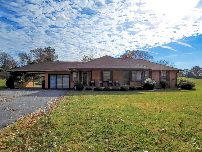 Primary Photo - 4740 Burgess Falls Rd