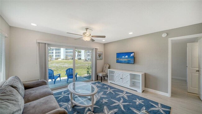 Building Photo - 4760 Gulf of Mexico Dr