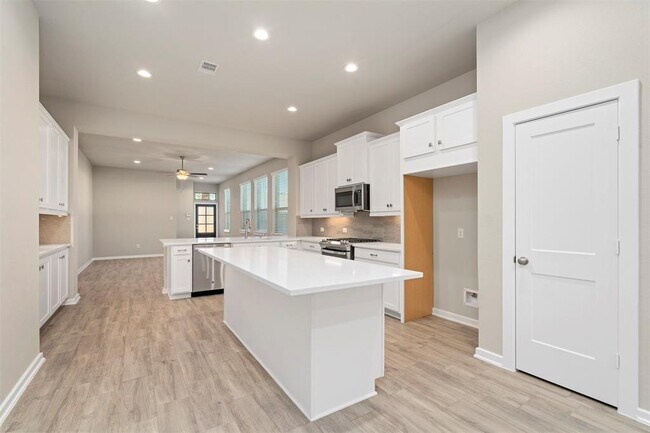 Building Photo - 119 Lukewood Cir