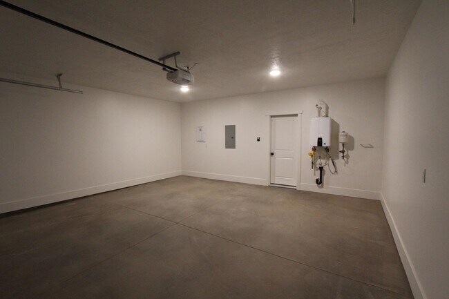 Building Photo - 762 W Sunfire Ln
