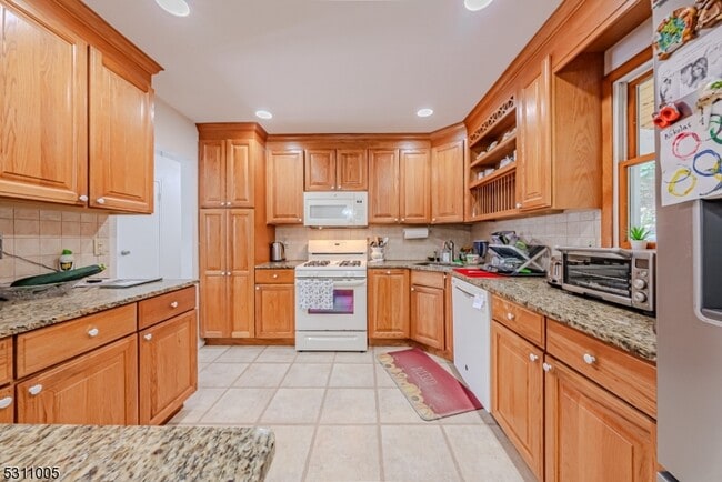 Building Photo - 50 Highview Terrace