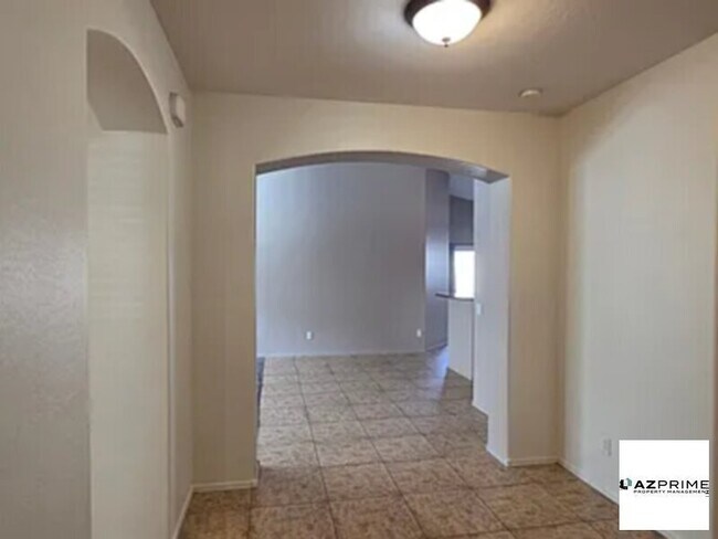 Building Photo - Bright &amp; Cozy Family Home for Rent in ...