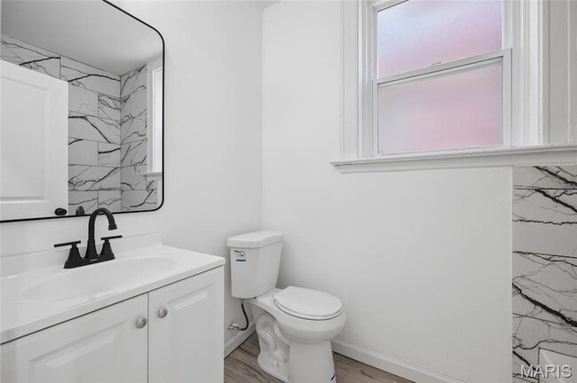 Building Photo - 816 McLaran Ave