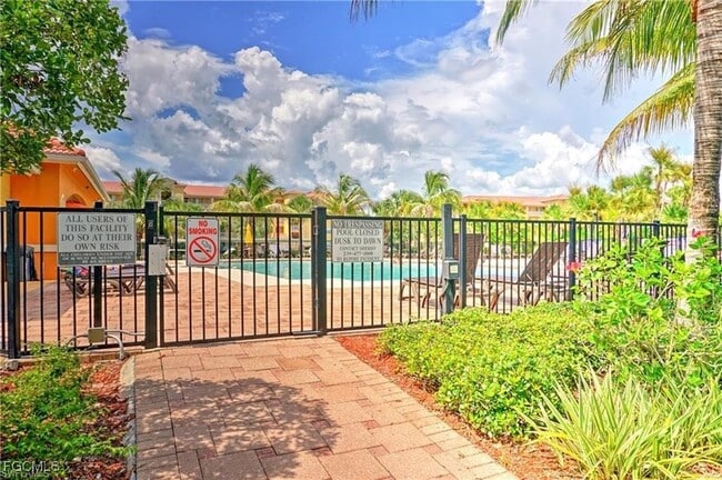 Building Photo - 8270 Pathfinder Loop