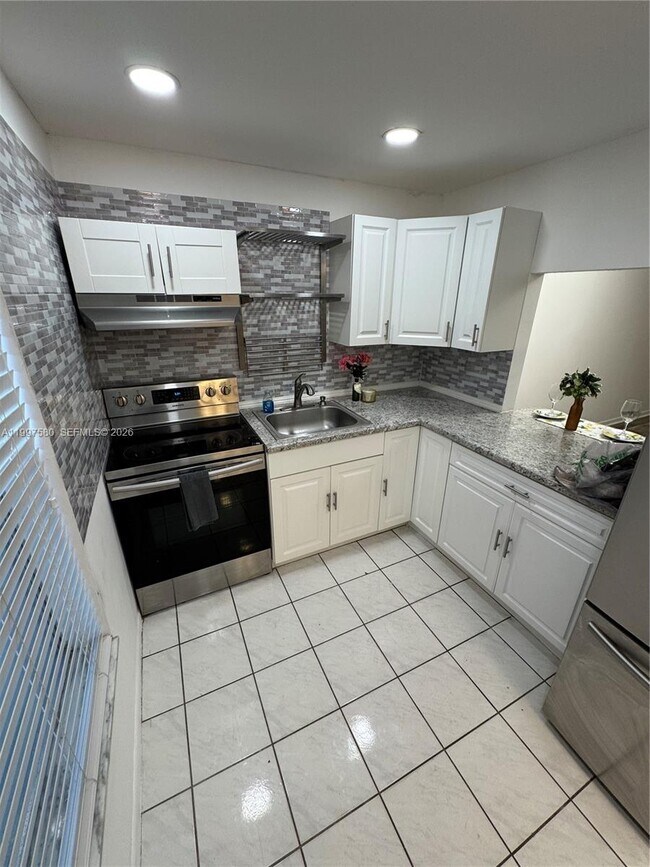 Building Photo - 6150 NW 62nd St