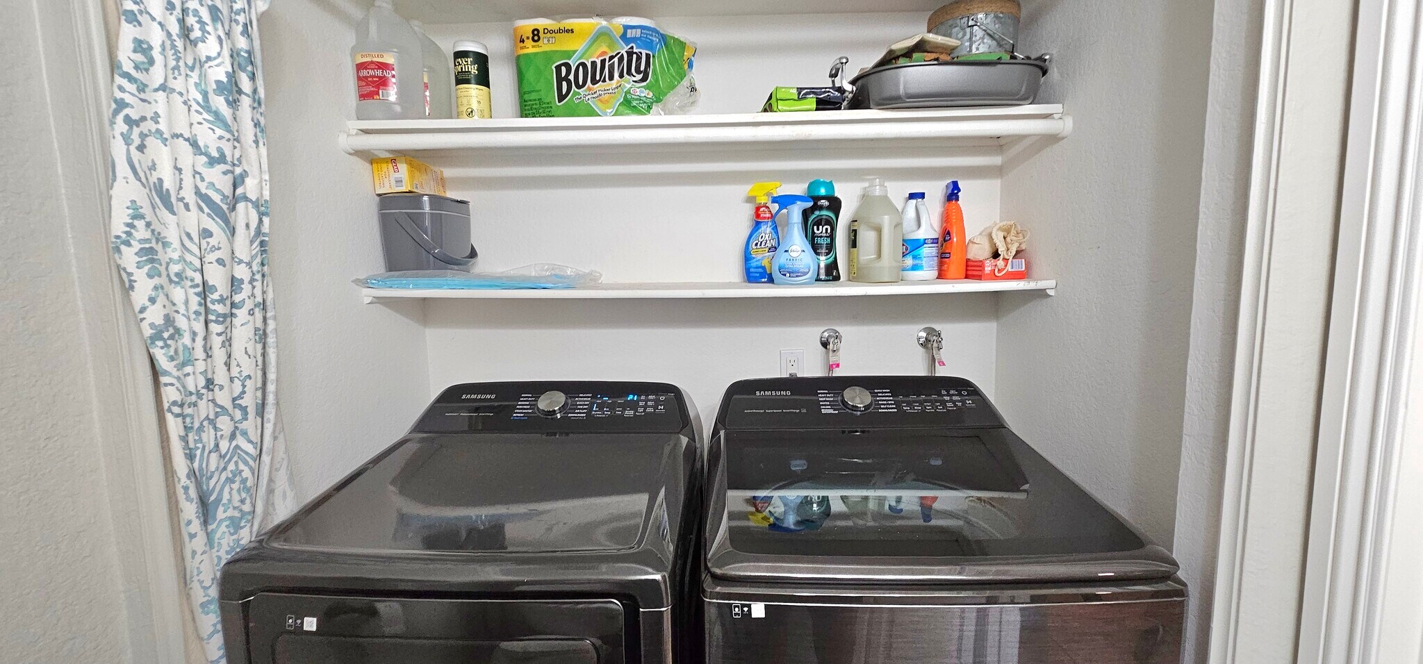 In-Unit Laundry - 1910 W Palmyra Ave