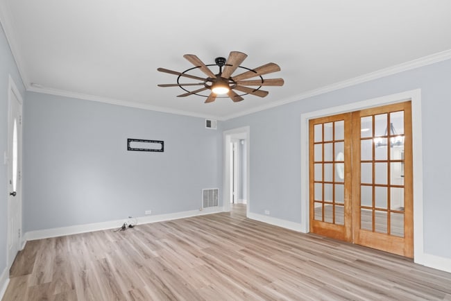 Building Photo - Updated 3-Bed, 2-Bath Home on Private Road...